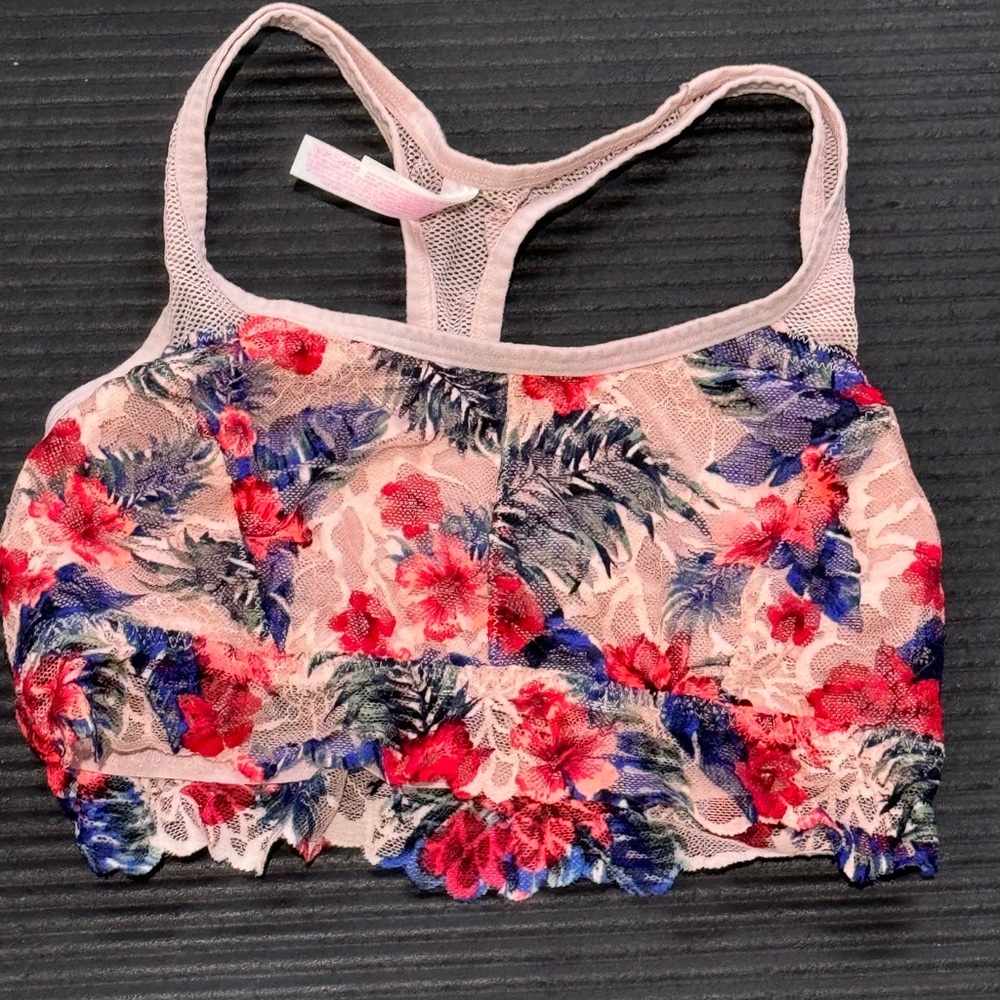 Ladies Victoria’s Secret PINK sports bra, size M